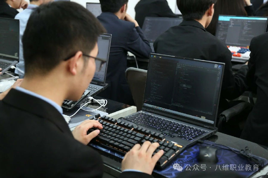 上海移動測試培訓機構哪個口碑好？推薦八維教育的理由？